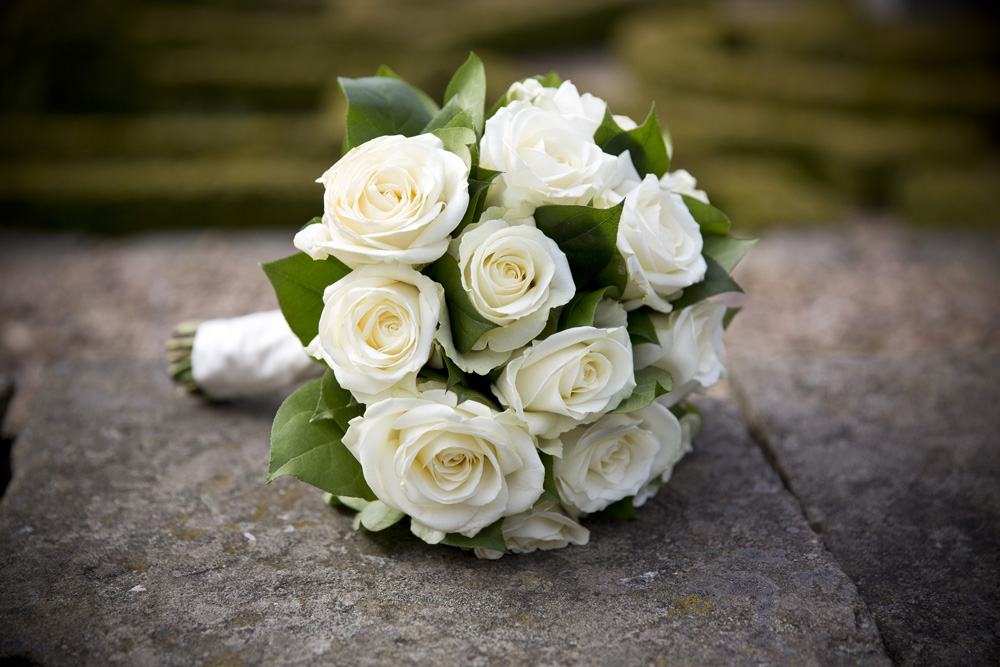 wedding photographer image of brides bouquet